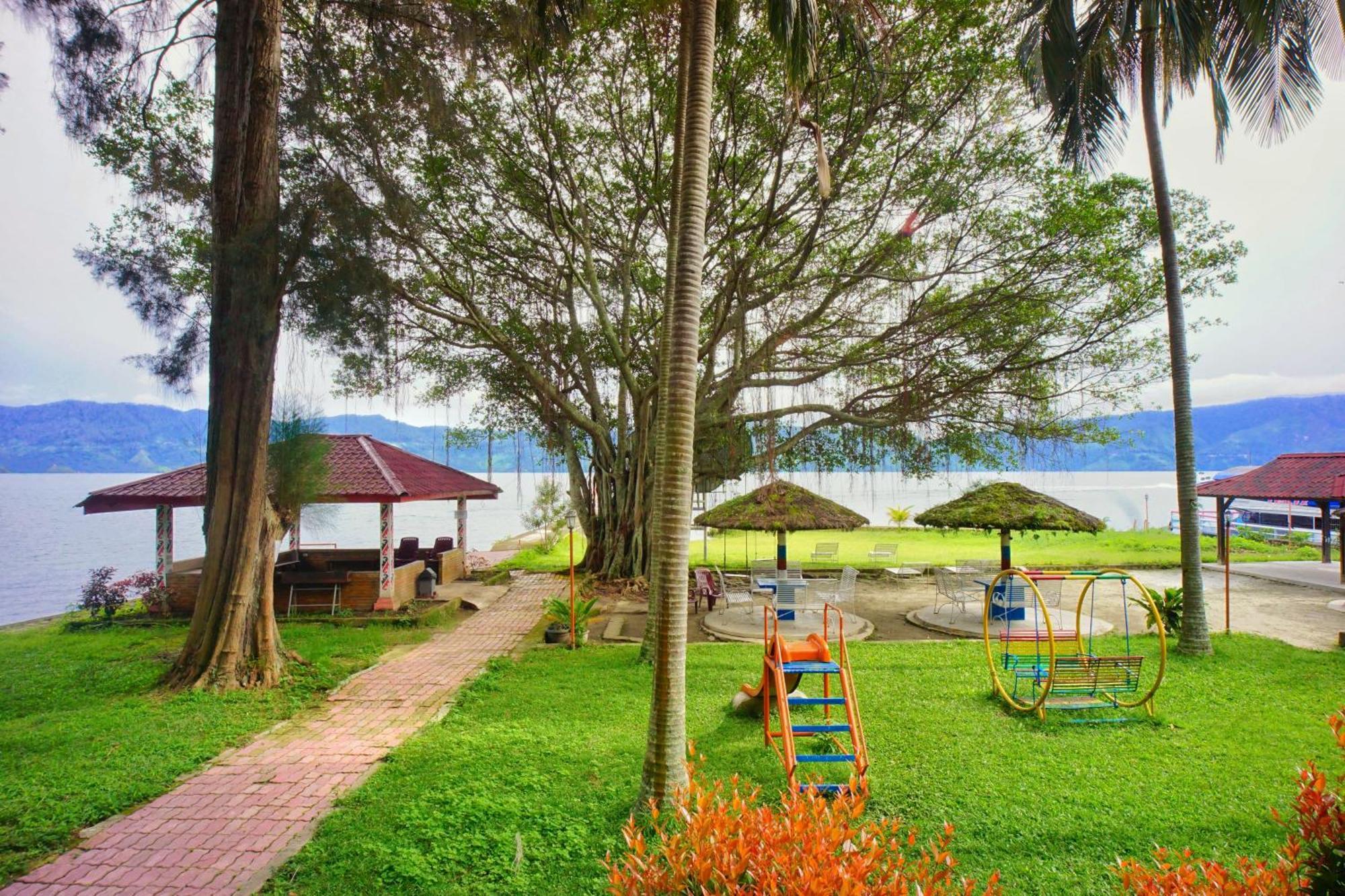 Hotel Pandu Lakeside Tuktuk Exterior foto